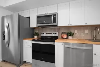 Photo #2: 240027111 Listing