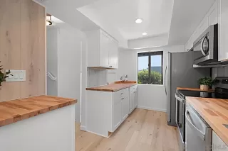 Photo #3: 240027111 Listing