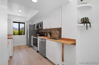 Photo #4: 240027111 Listing