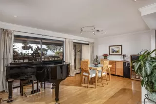 Photo #2: 240027158 Listing