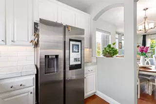 Photo #3: 240027275 Listing