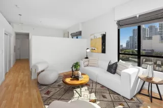 Photo #3: 240027338 Listing