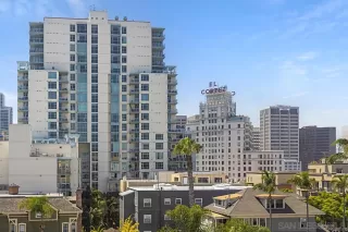 Photo #5: 240027338 Listing