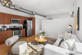 Photo #6: 240027338 Listing