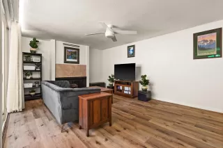 Photo #1: 240027379 Listing