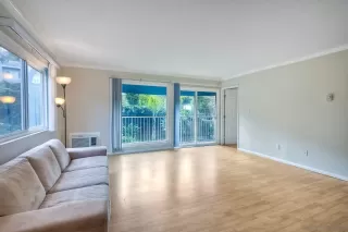 Photo #4: 240027431 Listing