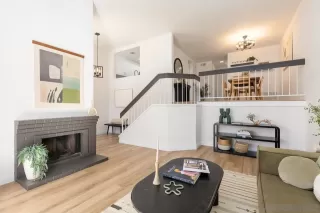 Photo #4: 240027433 Listing