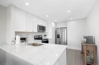 Photo #4: 240027439 Listing