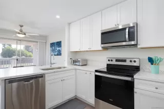 Photo #5: 240027439 Listing