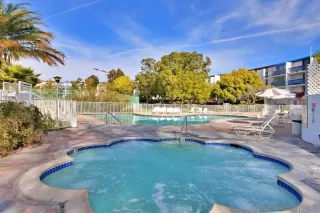 Photo #2: 240027462 Listing