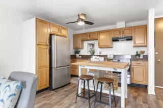 Photo #5: 240027462 Listing