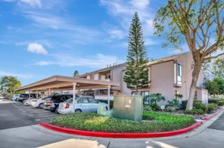 Photo #2: 240027499 Listing 