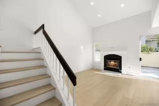 Photo #3: 240027506 Listing