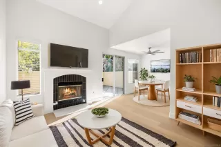 Photo #5: 240027506 Listing