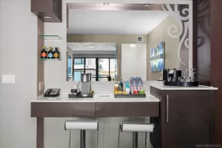 Photo #4: 240027555 Listing