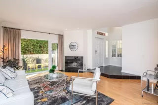 Photo #4: 240027611 Listing 