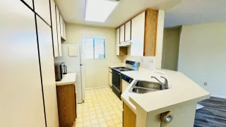 Photo #3: 240027618 Listing