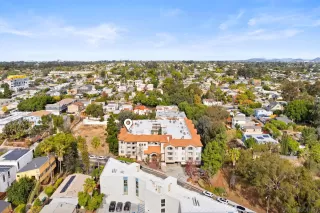 Photo #2: 240027660 Listing