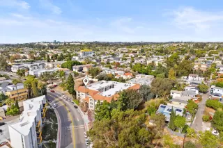 Photo #3: 240027660 Listing