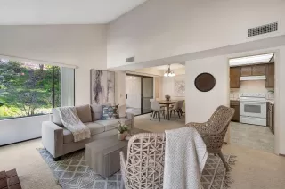 Photo #6: 240027662 Listing 