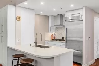 Photo #4: 240027730 Listing