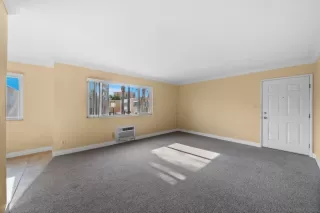 Photo #5: 240027744 Listing