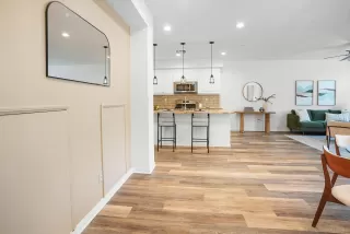 Photo #2: 240027778 Listing