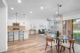 Photo #4: 240027778 Listing