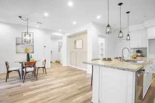 Photo #5: 240027778 Listing