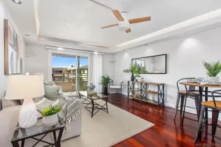 Photo #2: 240027798 Listing