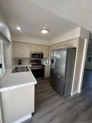 Photo #2: 240027802 Listing 