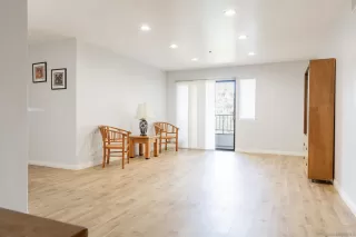 Photo #1: 240027854 Listing