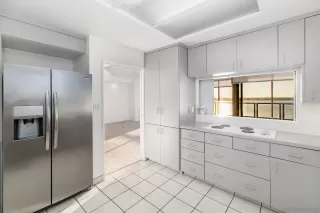 Photo #5: 240027885 Listing