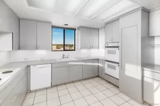 Photo #6: 240027885 Listing