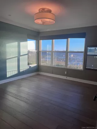 Photo #4: 240027934 Listing