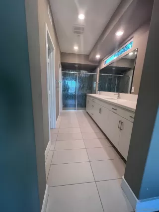 Photo #6: 240027934 Listing