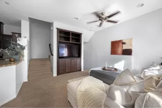 Photo #4: 240027938 Listing