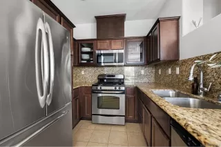 Photo #5: 240027938 Listing