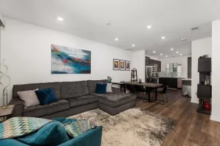 Photo #2: 240027942 Listing