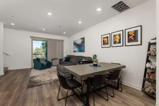 Photo #6: 240027942 Listing