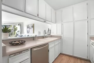 Photo #6: 240027972 Listing