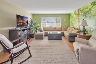 Photo #2: 240028006 Listing 