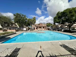 Photo #2: 240028054 Listing