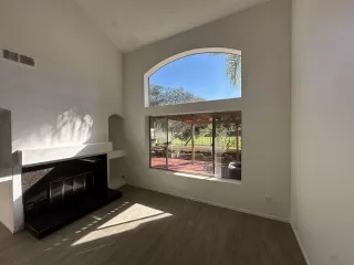 Photo #4: 240028054 Listing