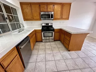 Photo #5: 240028054 Listing