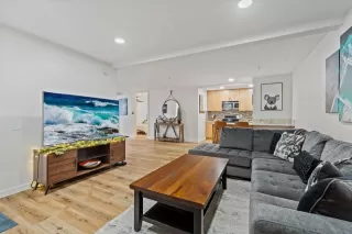 Photo #1: 240028069 Listing