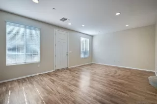 Photo #5: 240028080 Listing