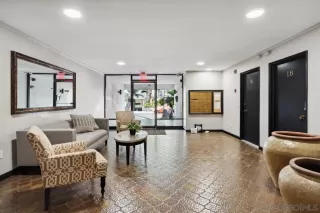 Photo #4: 240028105 Listing