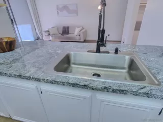 Photo #6: 240028107 Listing