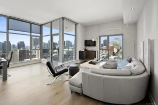 Photo #5: 240028109 Listing